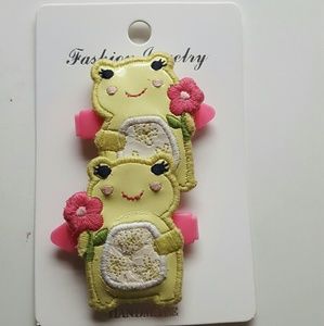 Gymboree frog clips